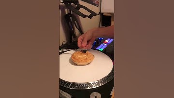 This is what an Aussie meat pie sounds like on a record player...