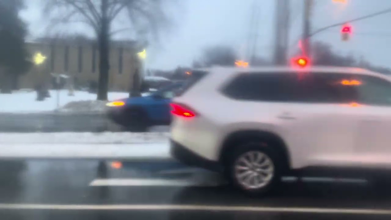 Mississauga - Line 20 into Kipling station