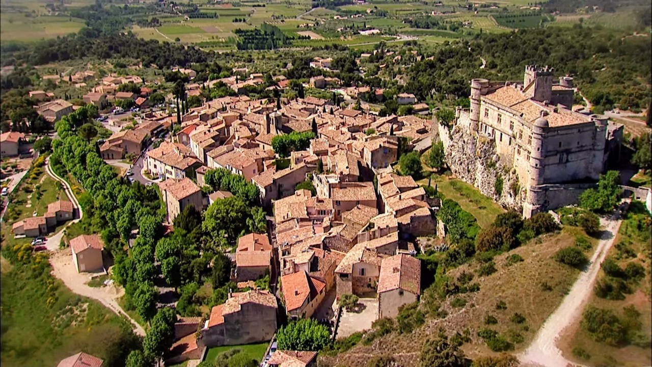 Provence | Entre jardins secrets et faïences d’art | Douces Frances