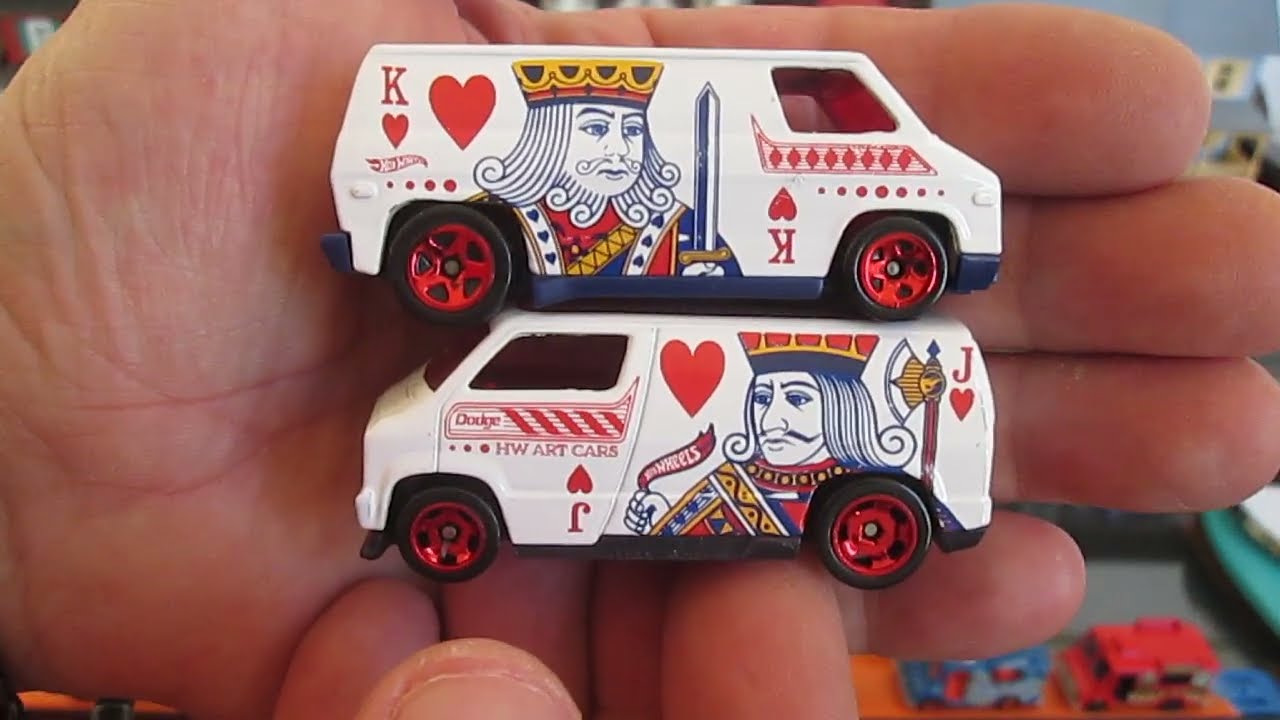 Super Van and TH Custom '77 Dodge Van - Hot Wheels Treasure Hunt