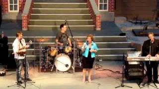 Jeff & Sheri Easter - "Workin' On A Road"