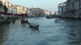 The secrets of how to make a Venetian carnival mask