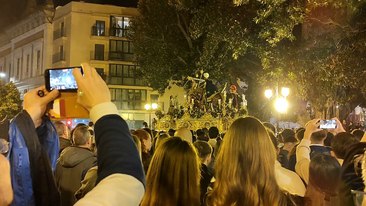 Misterio de la Exaltación en San Pedro || Semana Santa Sevilla 2025