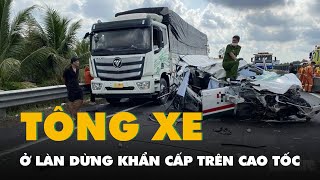 Taxi tông xe tải dừng ở làn khẩn cấp trên cao tốc Trung Lương - Mỹ Thuận, 1 người chết