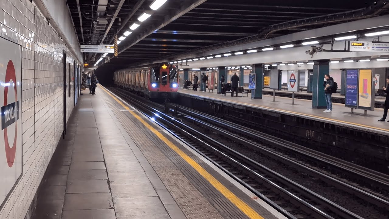 Play: London Underground at Moorgate: predictable, calming trainspotting for curious minds