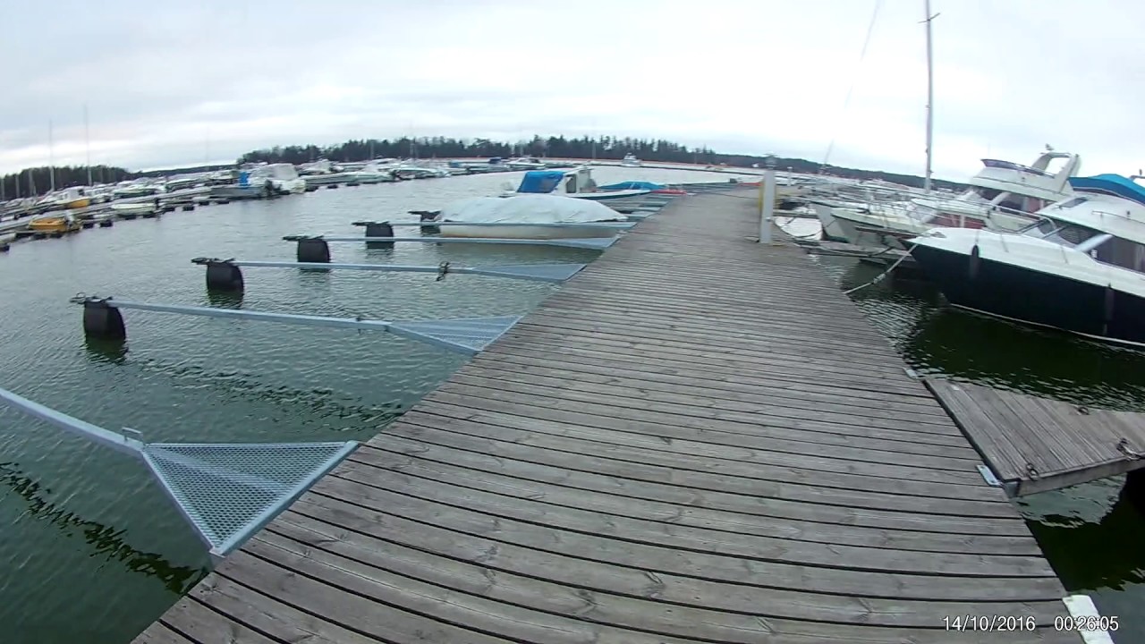 venesatama syksyllä