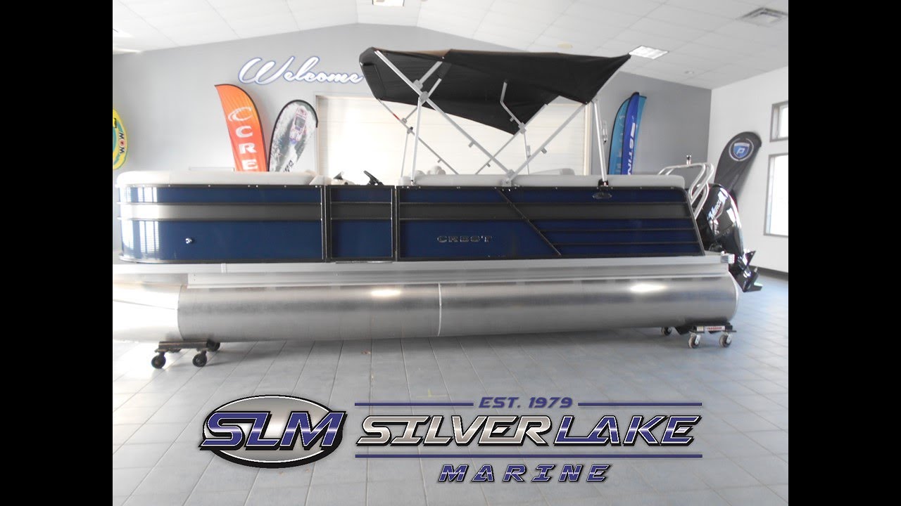 2022 Crest Classic LX 220 SLS triple pontoon with a Mercury 150hp.