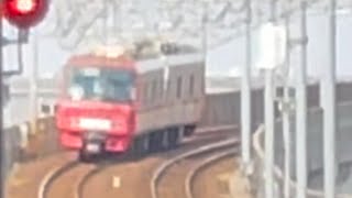 中部国際空港駅を発車する3100系特急塗装車