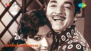 Listen to the evergreen hit sad song,"manjakili swarnakili" sung by
latha from film sethu bandhanam. cast: prem nazir, jayabharathi, adoor
bhasi musi...