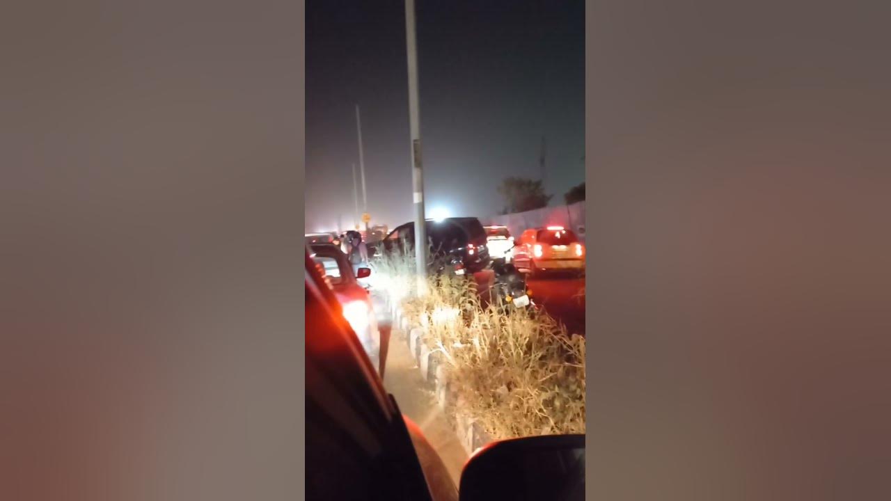 tata-safari-stuck-in-highway-divider-youtube