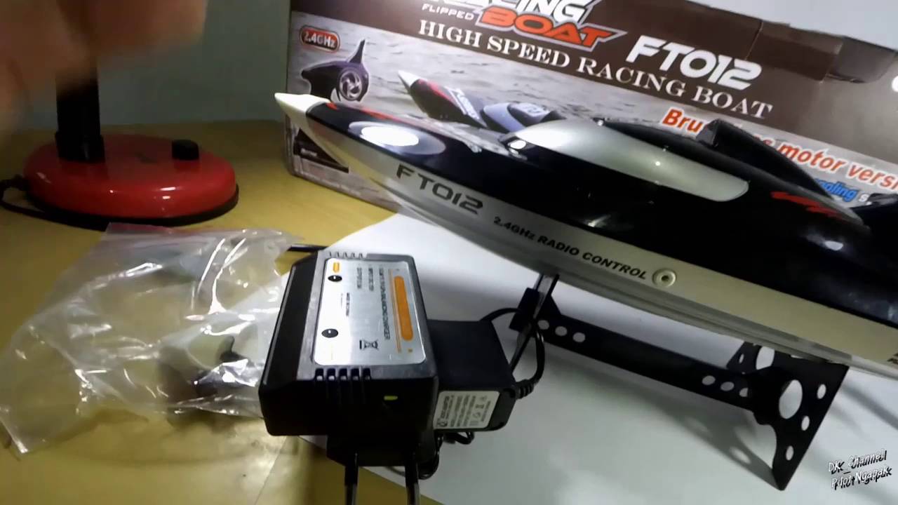 halo teman kali ini saya akan unboxing rc boat volantex 792-2 paket ini paket pnp tanpa remot sama b. 