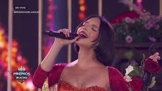 ÁNGELA AGUILAR sorprende a TODOS cantando en PREMIOS de la RADIO 2021 | EstrellaTV