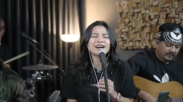 Rindu serindu rindunya (cover + lirik Delisa Herlina Robirock 3 pemuda berbahaya)