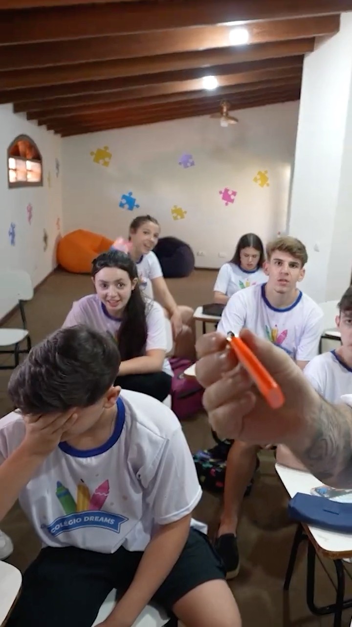 Ele Levou um Isqueiro pra Escola ? #shorts