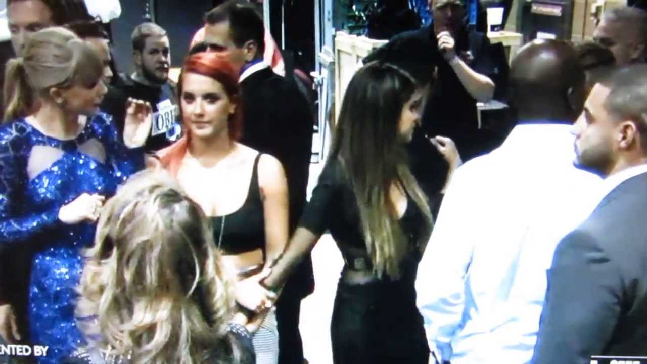 Taylor Swift Selena Gomez And Justin Bieber Backstage Billboard Music Awards 2013