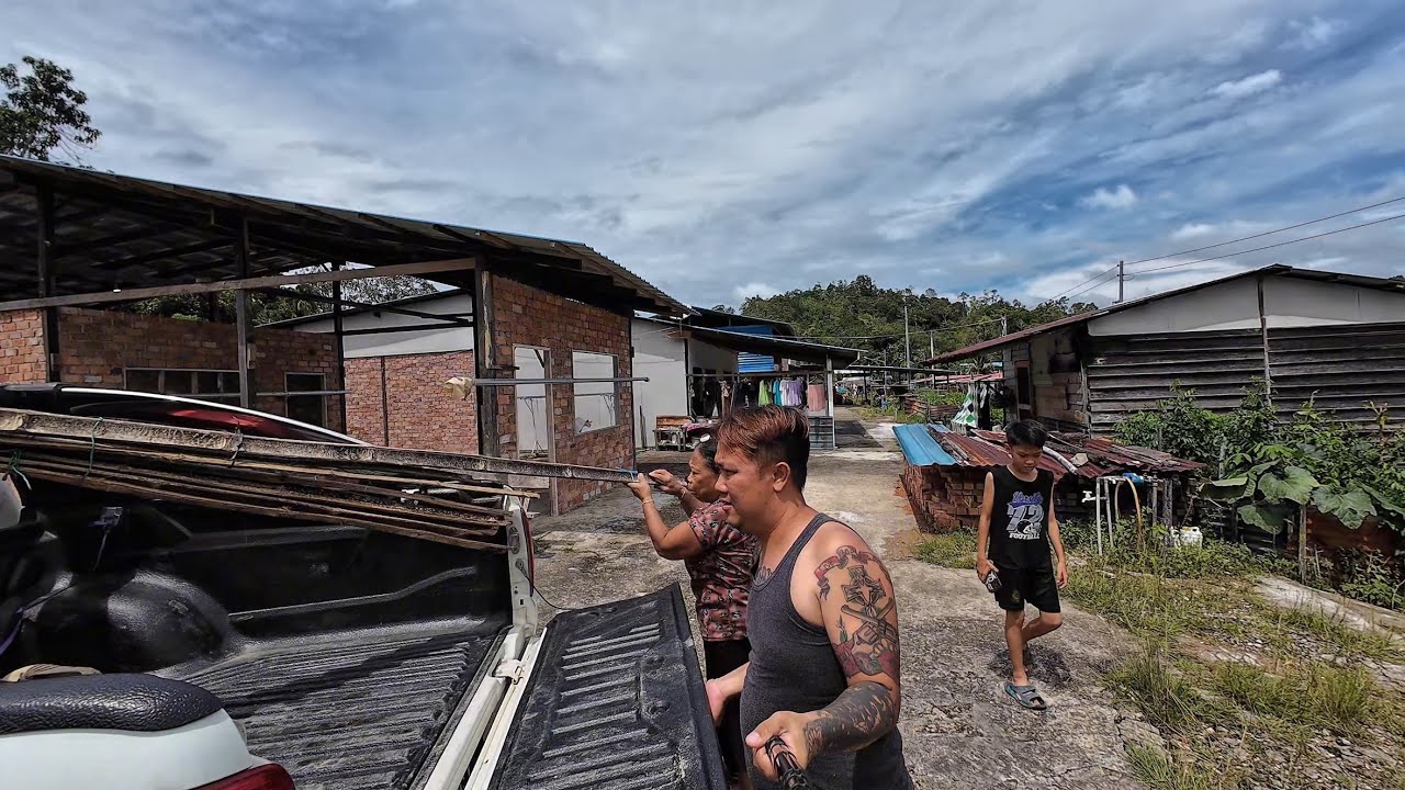PERGI KEBUN RUMAH LAMA AMBIL DAUN UBI // RUMAH PANJANG LAMA BANYAK MENYIMPAN KENANGAN MANIS // 