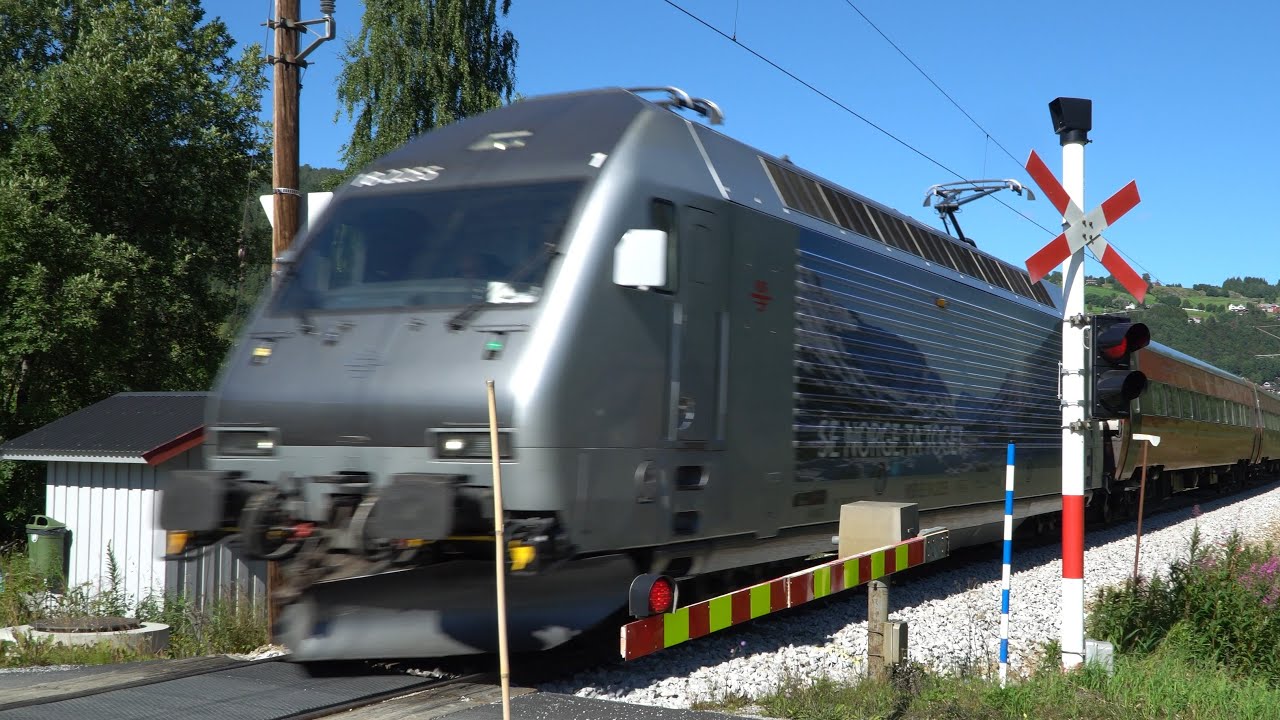 Trainspotting at Ål, Norway | Norske Tog El18 (Re 460)
