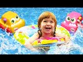 Family fun with Bianca - Kids pretend play at the water pool