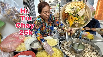 Nồi Hủ Tíu Chay Khổng Lồ Cực Kỳ Nhiều Nấm, Tô Chỉ 25k Khách Đông Đúc Ngồi Kín Bàn.