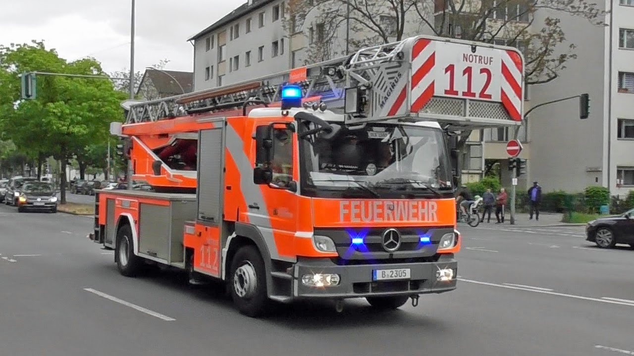 Großbrand - Brand 16 in Berlin-Tegel│Landesbranddirektor + A-Dienst im Einsatz - Einsatzfahrten