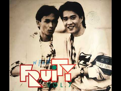รักแท้ (แต่รอให้รวยก่อน) - FRUITY | MV Karaoke