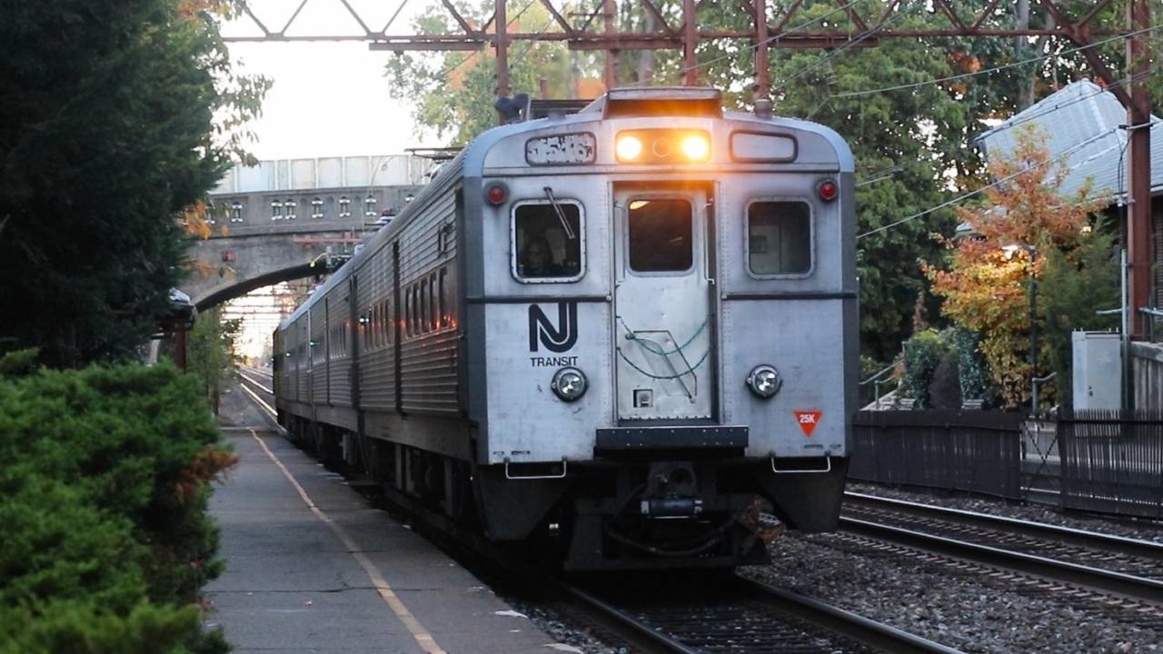 New Jersey Transit: Mountain Station (Morris & Essex Lines) (October 2025) (AM Rush Hour)
