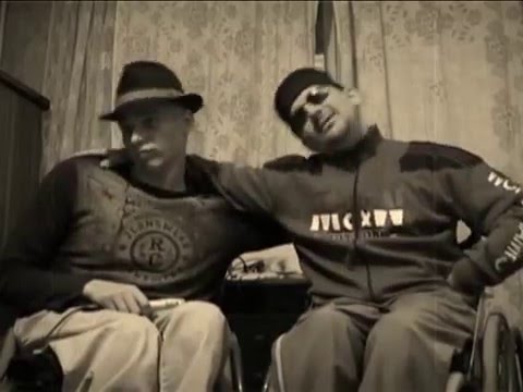 х/ф "Крутые парни не танцуют" 2005 г. - "We will rock you"