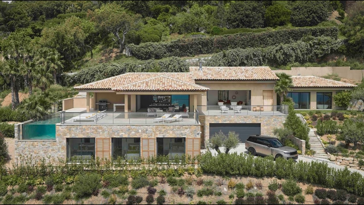 Panoramic sea view villa facing Saint-Troprez