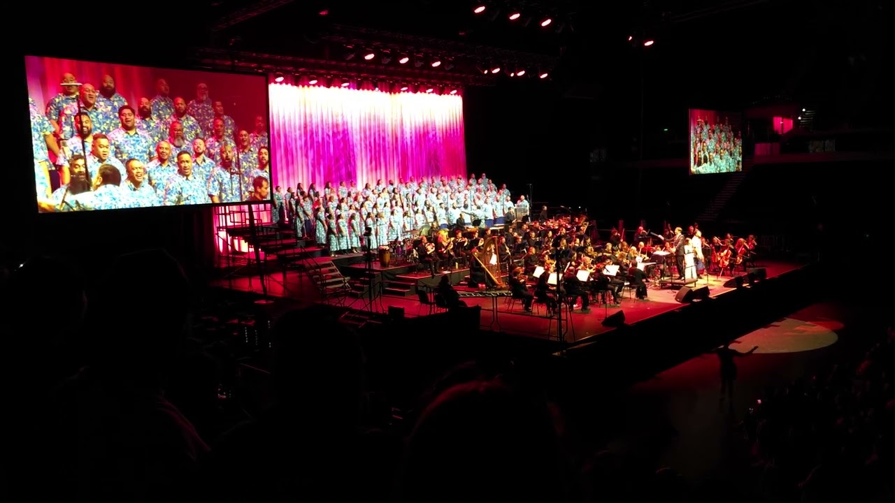 Mana Moana - performs 15 Stars