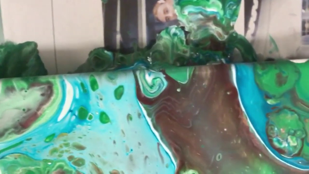 Acrylic pouring - green flip cup pour - YouTube