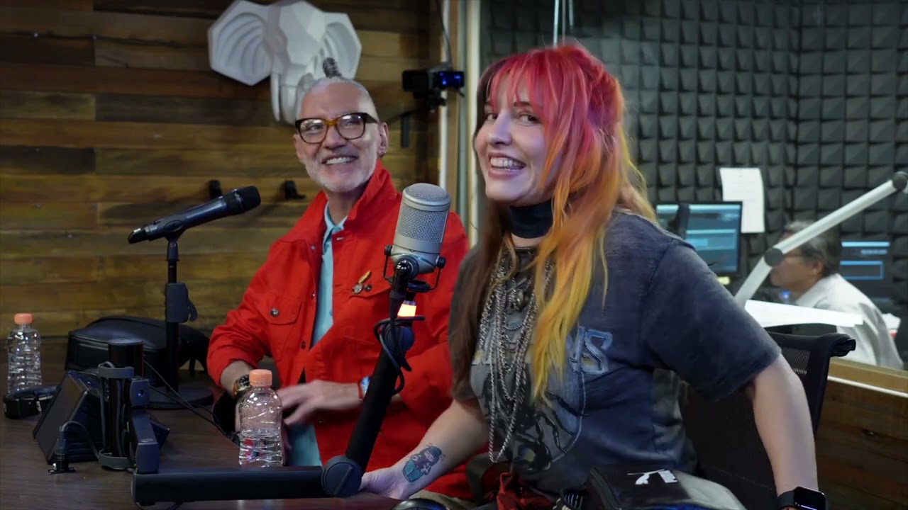 Sabo Romo y María Barracuda hablan de los peluches del doctor en los conciertos 😅🤘🔥 La Caminera