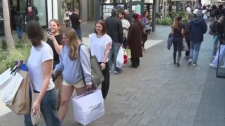 San Diego shoppers take advantage of Black Friday deals at local malls | NBC 7 San Diego