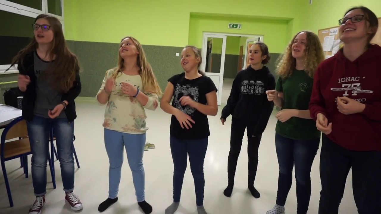 254 pląsy, gry i zabawy: Mała Papużka