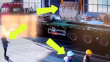😲 CRANE ACCIDENTALLY DROPS HEAVY LOAD | WORK ACCIDENT CAUGHT ON CAMERA