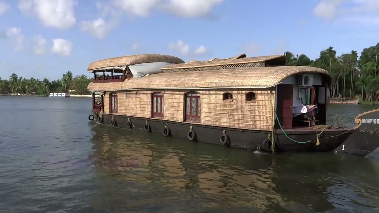 A Day in Paradise: Cruising the Backwaters of Kerala