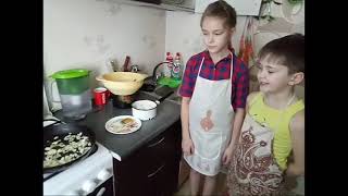 #4 Дети на кухне - Блинчики с рисом и яйцом