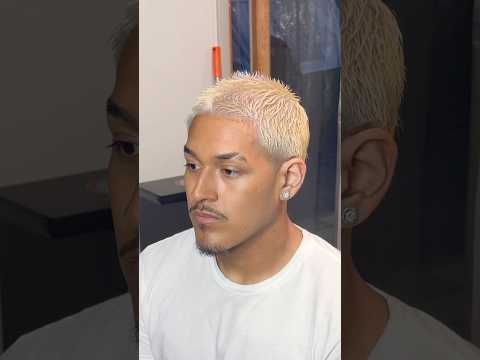 This is your sign to get that bleached buzz cut for the summer #bleachedhair #haircolor #buzzcut