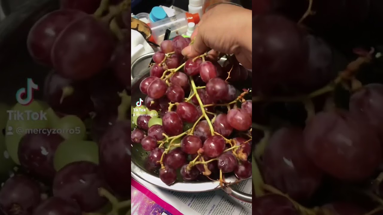 Yummy grapes 🍇 