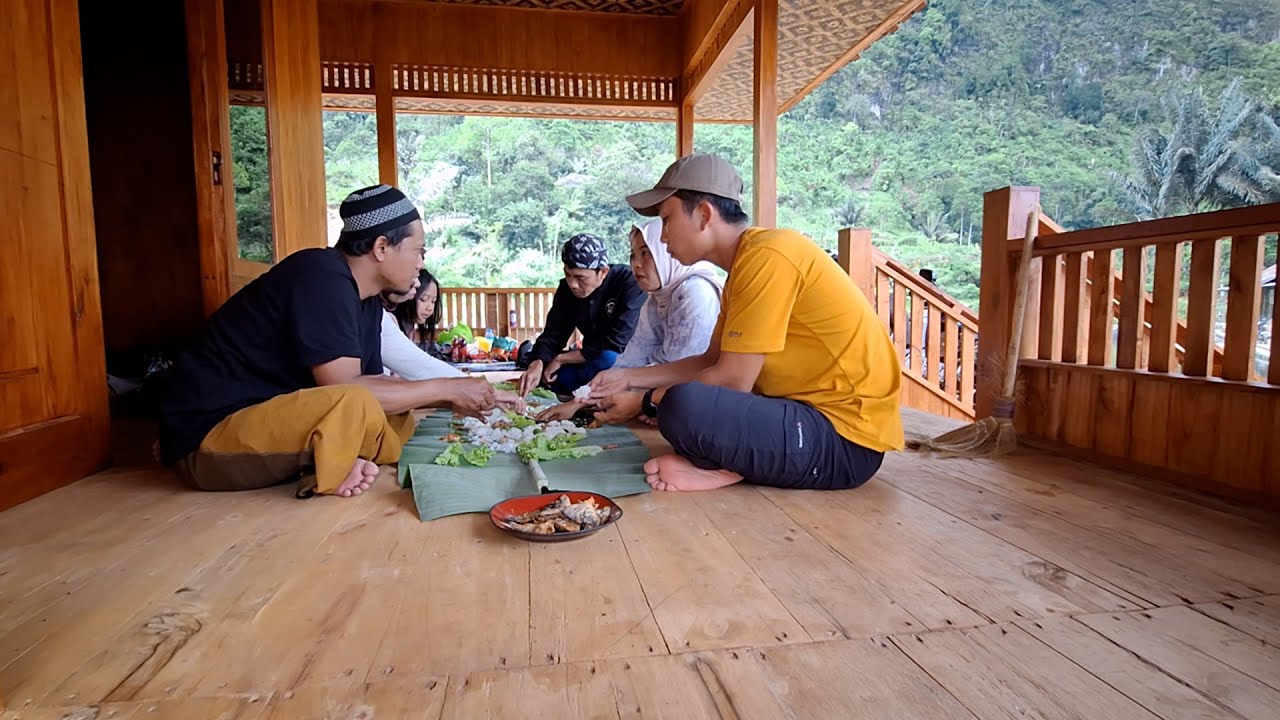 Hidup di desa, suasana syahdu saat menginap di situ rawa beunteur