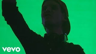 Video thumbnail of "Avicii - Addicted To You (Live From Las Vegas)"