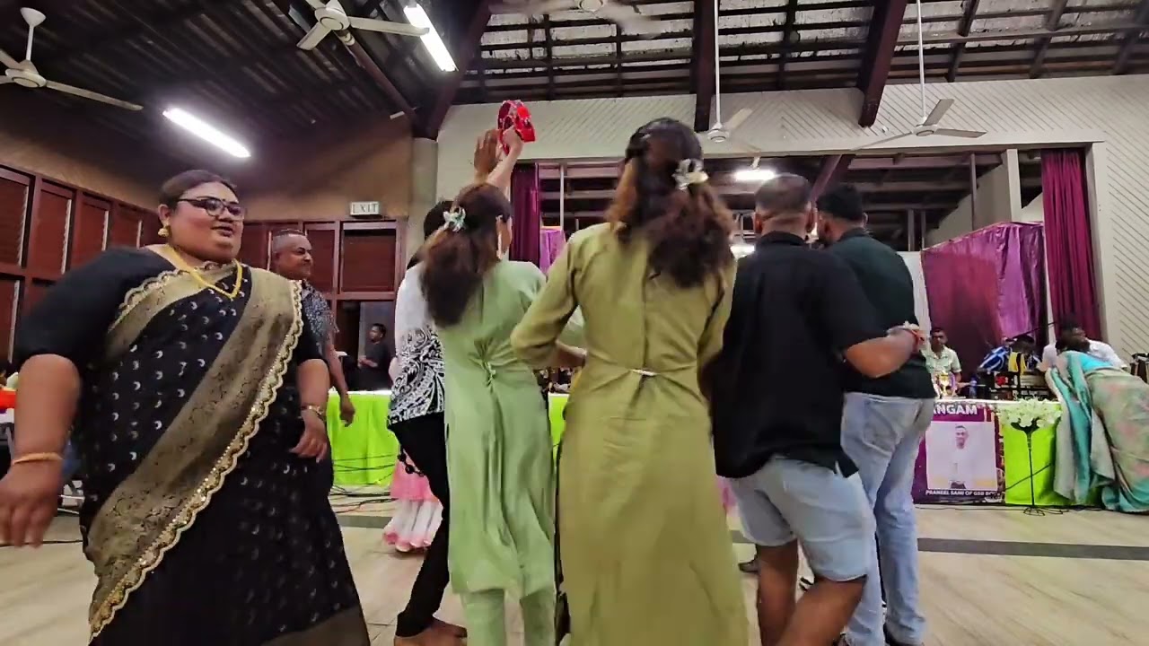 Shaky shaky Kirtan By Kartik Pillay (Avi)