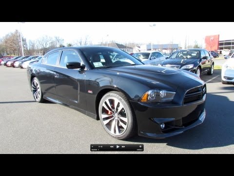 2012 Dodge Charger SRT-8 392 시동, 배기 및 심층 투어