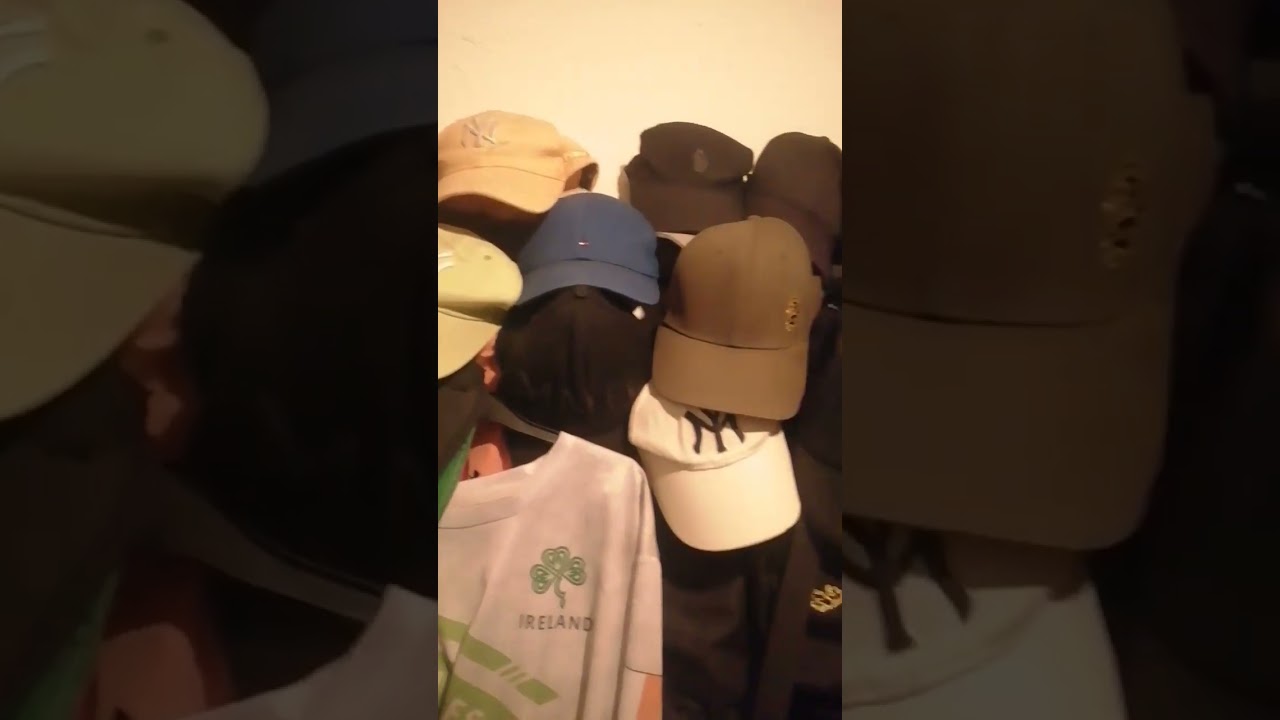 Я коллекционирую шляпы 🪖🪖 и всякую другую ерунду, но у меня их как минимум 50 🪖🪖🪖, скорее это рек...