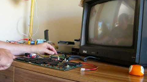 AMSTRAD CPC6128 boot up failure.