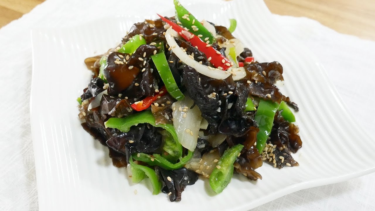 목이버섯볶음 ( Stir fried Wood ear mushrooms )