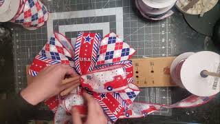 Have trouble making bows with one directional ribbons! Here is a tip to help! 🎀❤️