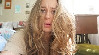 Serçe Parmağimi Pri̇ze Sokmuşum Gi̇bi̇