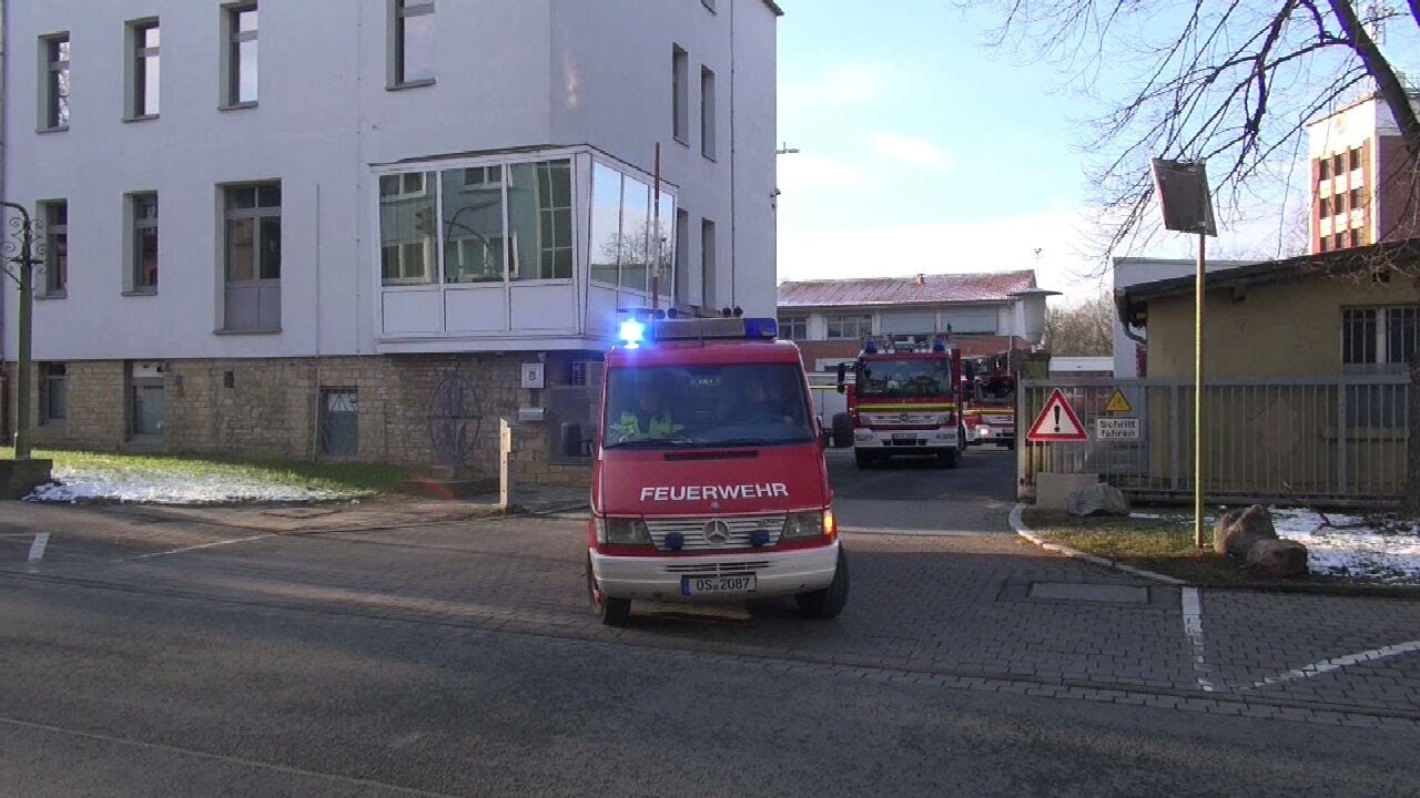 (Feuer_Gebäude) Löschzug & Doppel-RTW BF Osnabrück