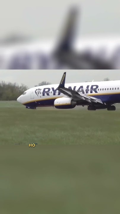 Посадка страха: самолет Ryanair сносит шасси в Дублине! Покажи это ...