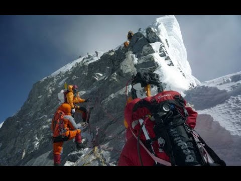 Видео: Смерть на склонах Эвереста